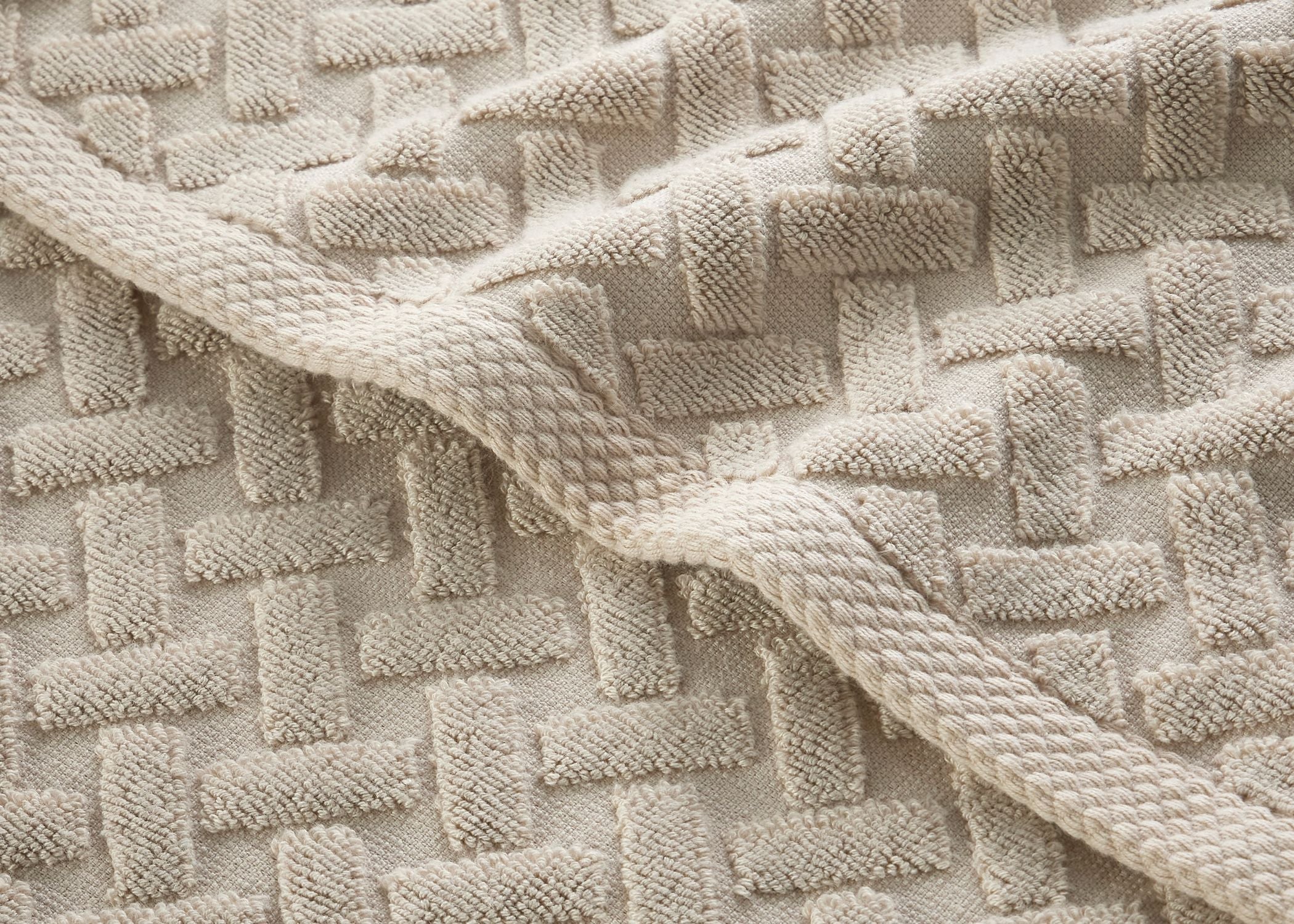 Christy "Trellis" Bath Towel Collections in Oak