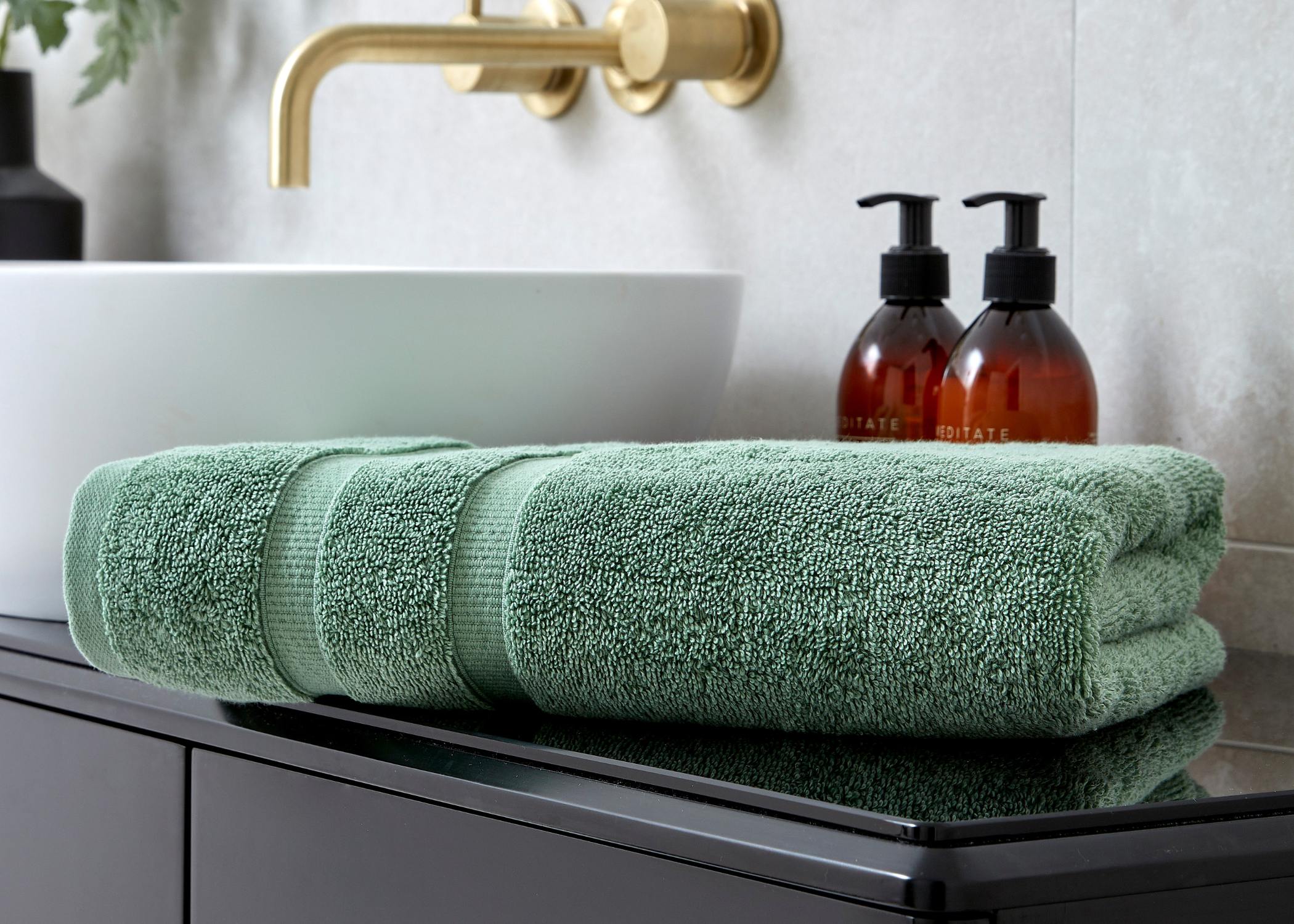 Christy "Signum" Combed Cotton Bath Towels Collection in Jade