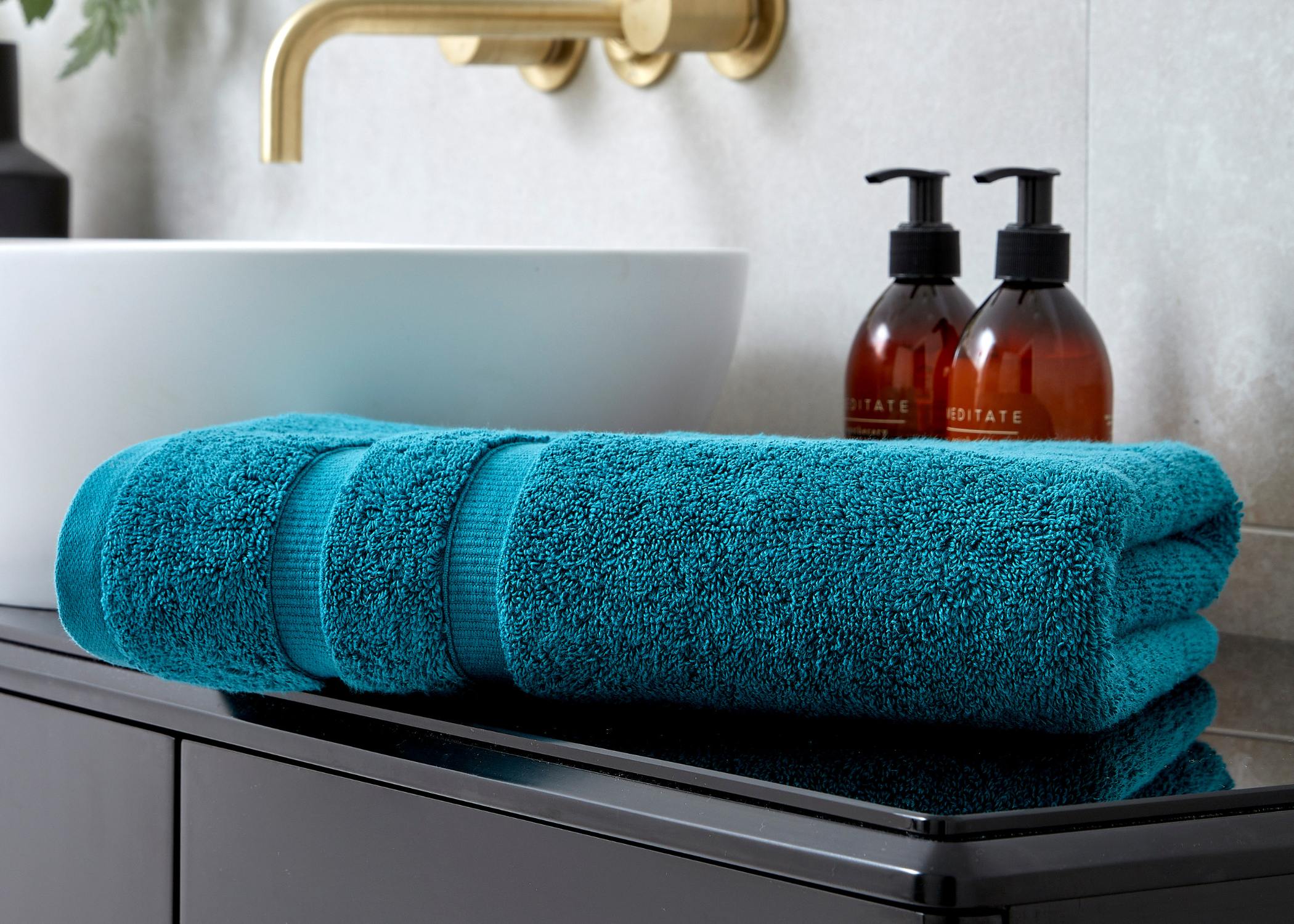 Christy "Signum" Combed Cotton Bath Towels Collection in Vivid Teal