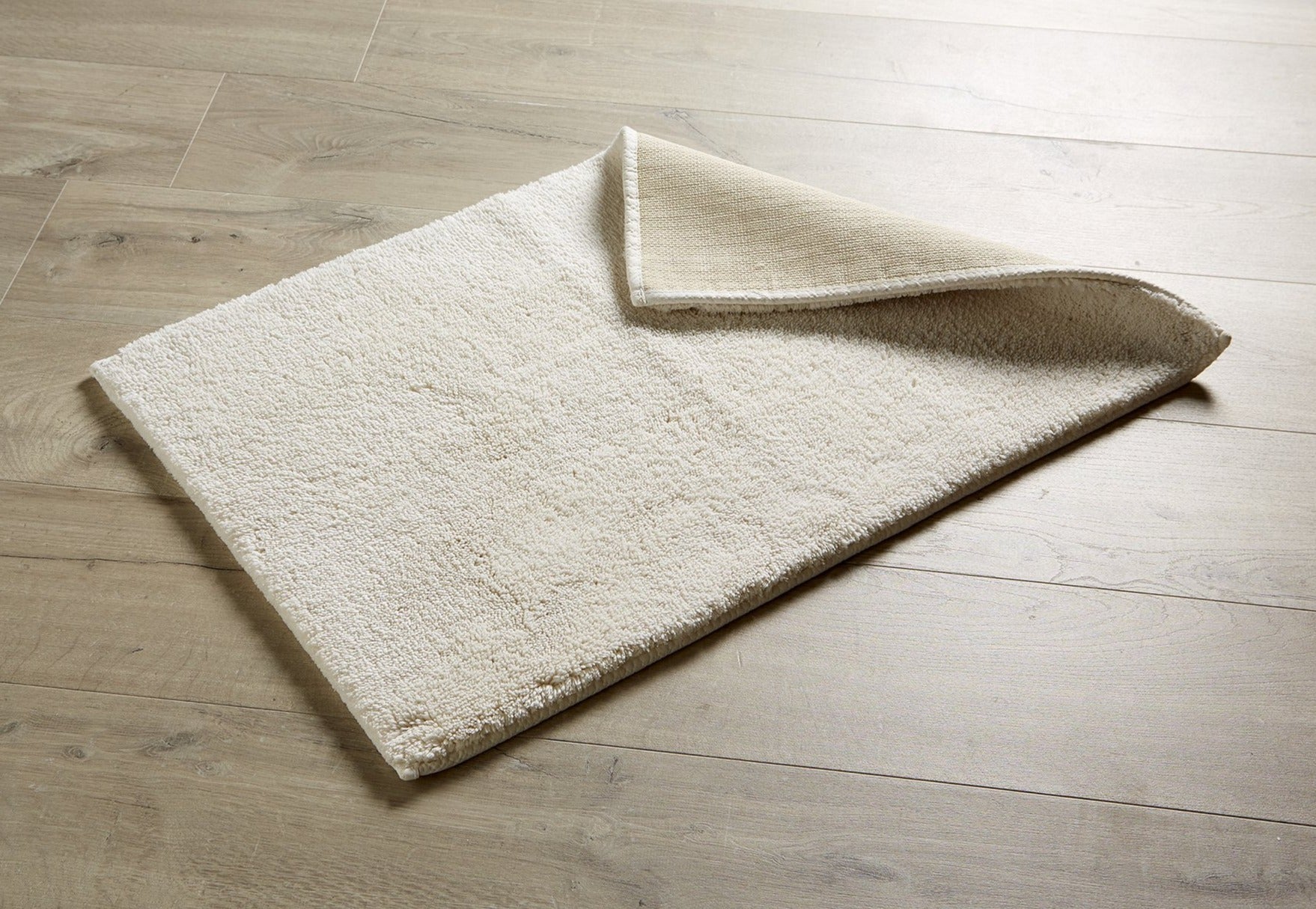 Christy "Deep Pile Rubber Back Tufted Bath Rug" White