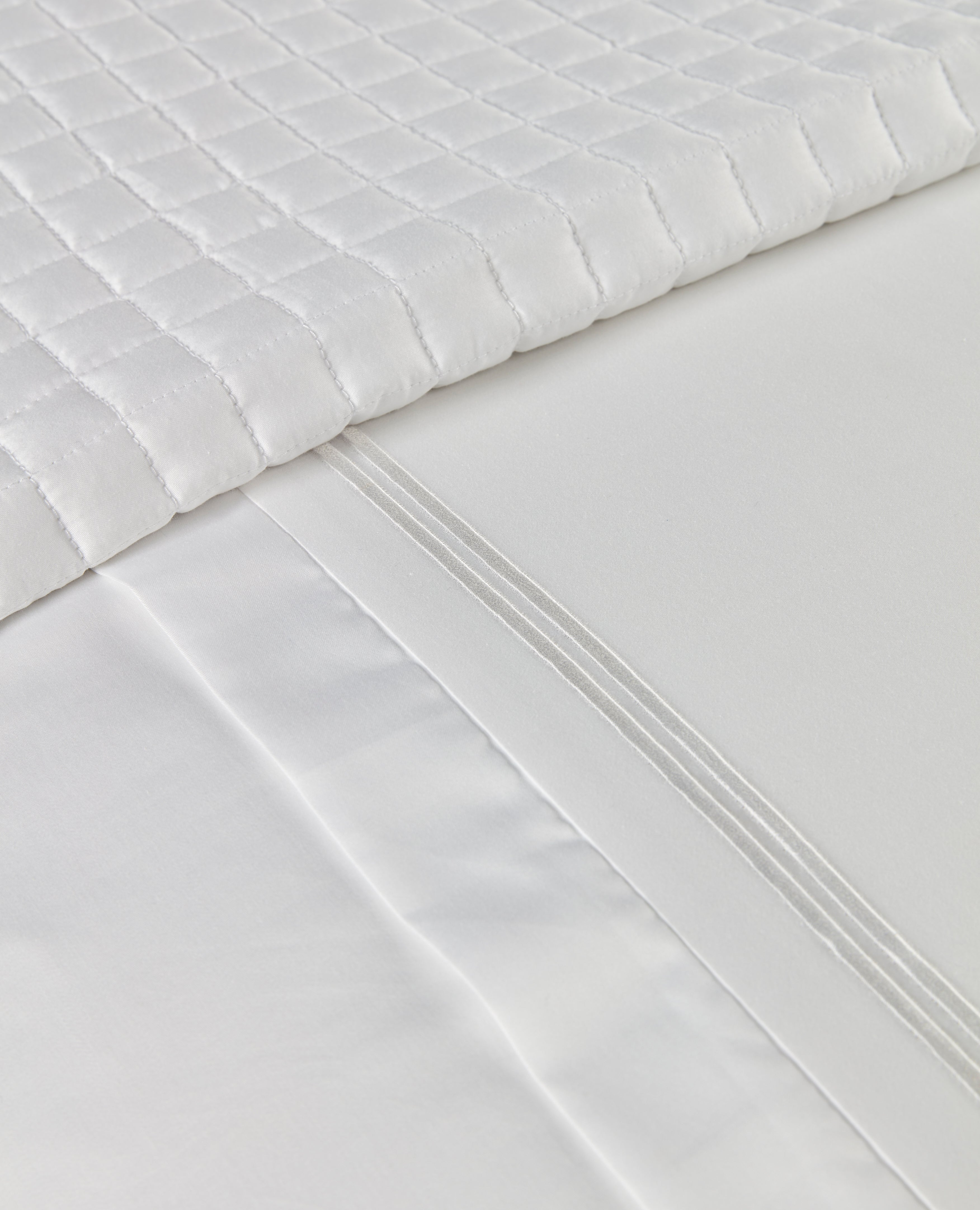 Christy "Coniston" 300 Thread Count Fitted & Flat Sheets in White