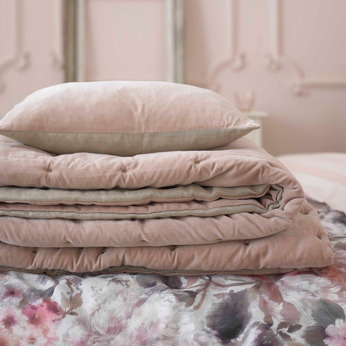 Christy "Jaipur" Throws - Dusky Pink