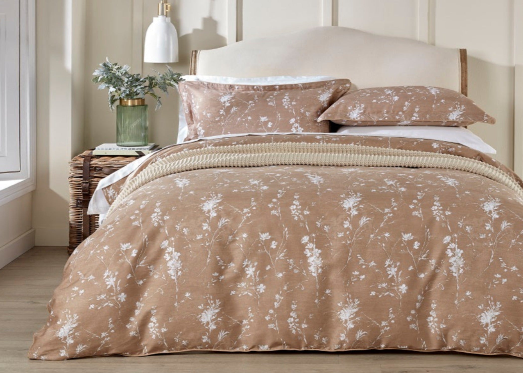 Christy "Silhouette" Duvet Cover Sets in Gold