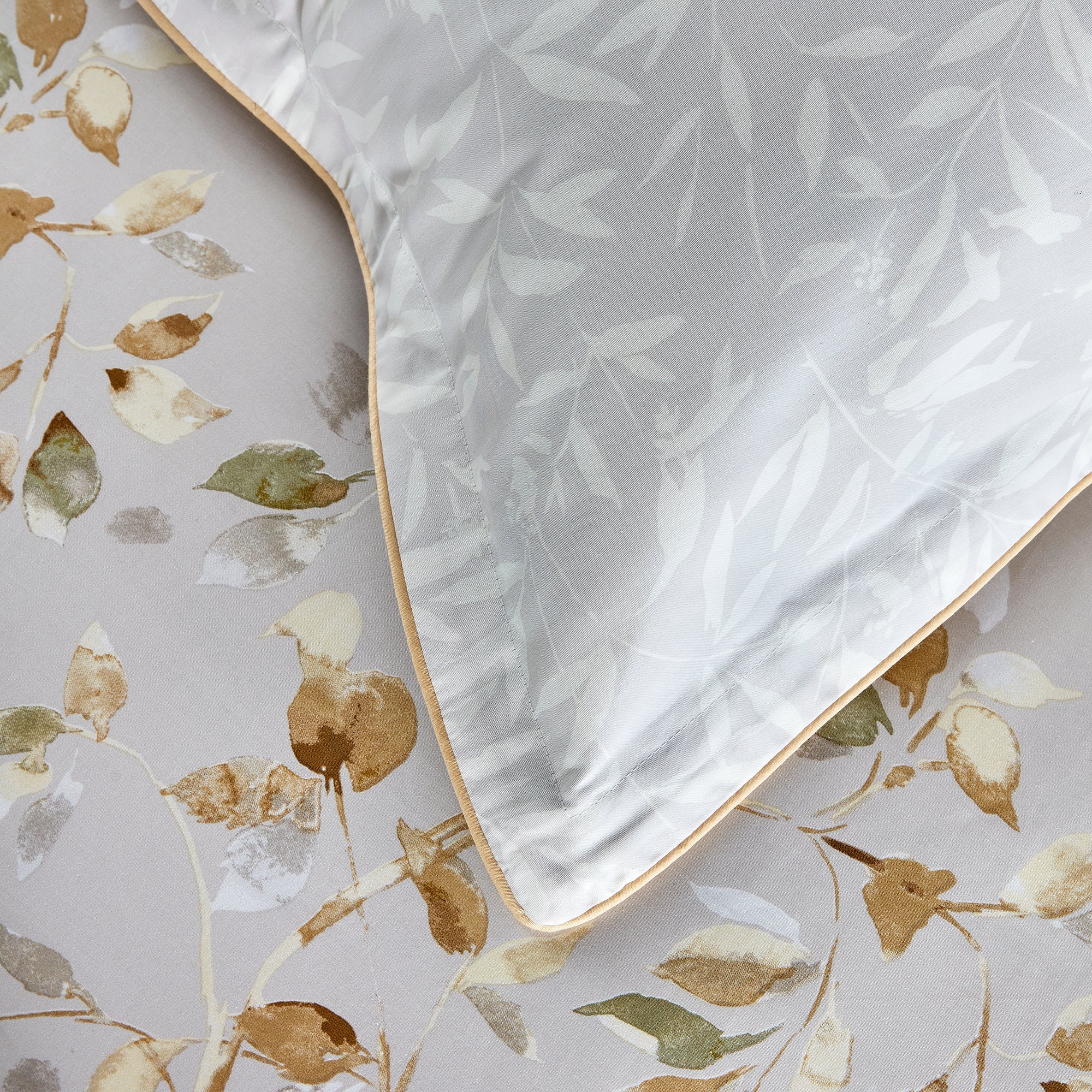 Christy "Trees" Duvet Cover Sets in Gold